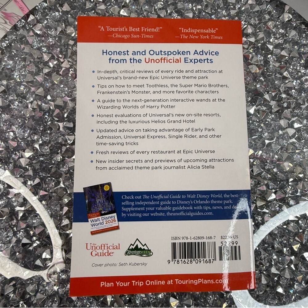 : Universal Orlando 2026 - Travel Guide (Red/White) book new - Picture 2 of 3